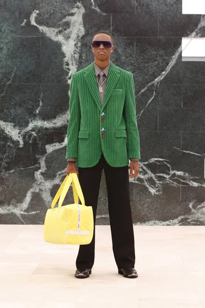 Look 34
